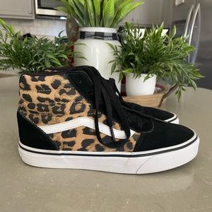 Women’s 7.5 Leopard hi-top Vans